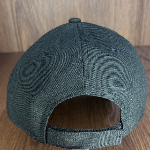 🔥🔥🔥New Era Black Braves World Series Cap🔥🔥🔥 - Picture 3 of 8
